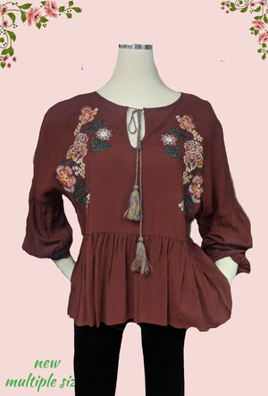 Chelsea and Violet beautiful embroidered top (b)