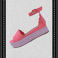 Bamboo brand platform sandal - beautiful color -size 10 (b)