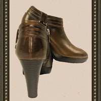 Chaps ankle booties - adorable - size 6 (b)