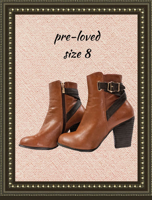 Classy and comfy fashion boots -size 8