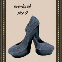 Jessica Simpson gray cloth shoe - elegant and classy - size 9 (b)