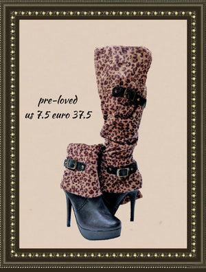 Shoe Dazzle boots - fun and comfy- size 7.5 (b)