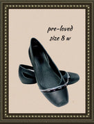 Iconic Crocs comfort slip-on shoes - so comfy! - size 8w (b)